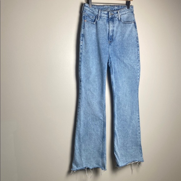 Old Navy Higher High Rise Nicky Flare Jean Raw Edge Hem Light wash Size 8 - Picture 15 of 15